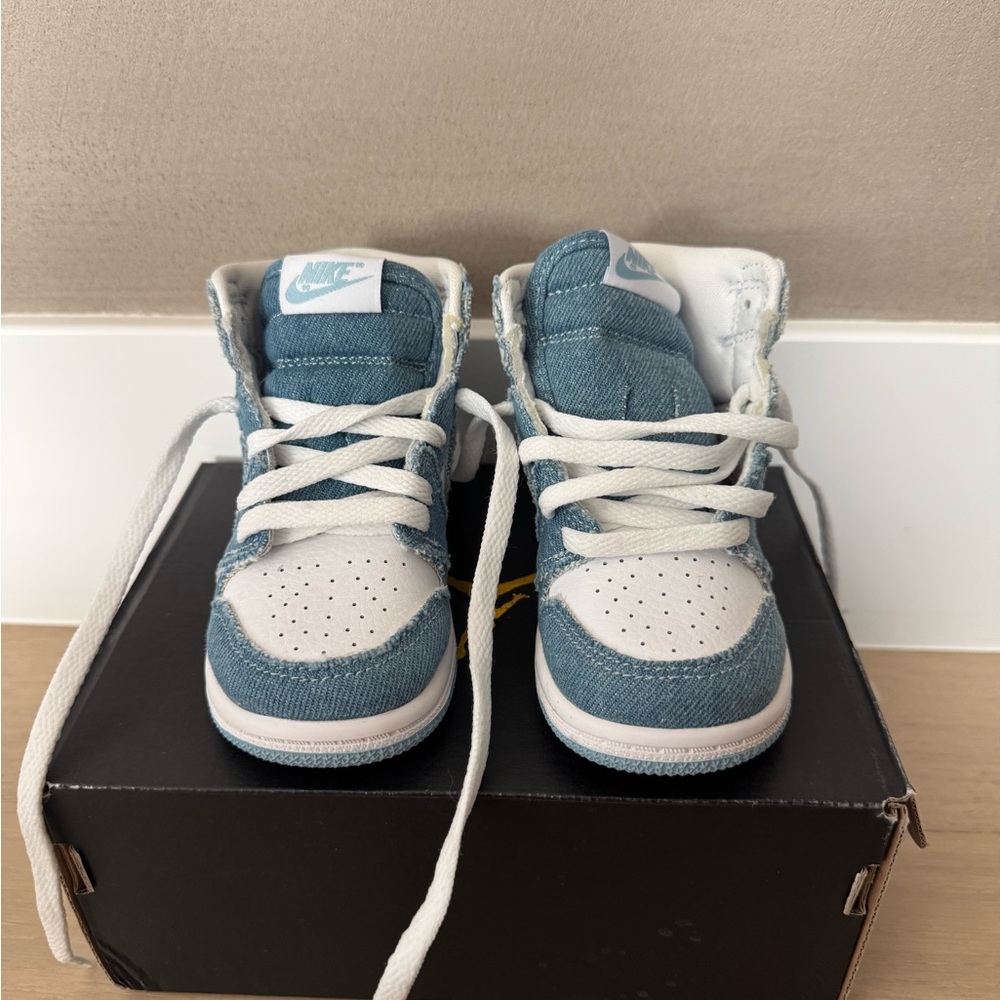 Nike Kids Blue and White Sneakers